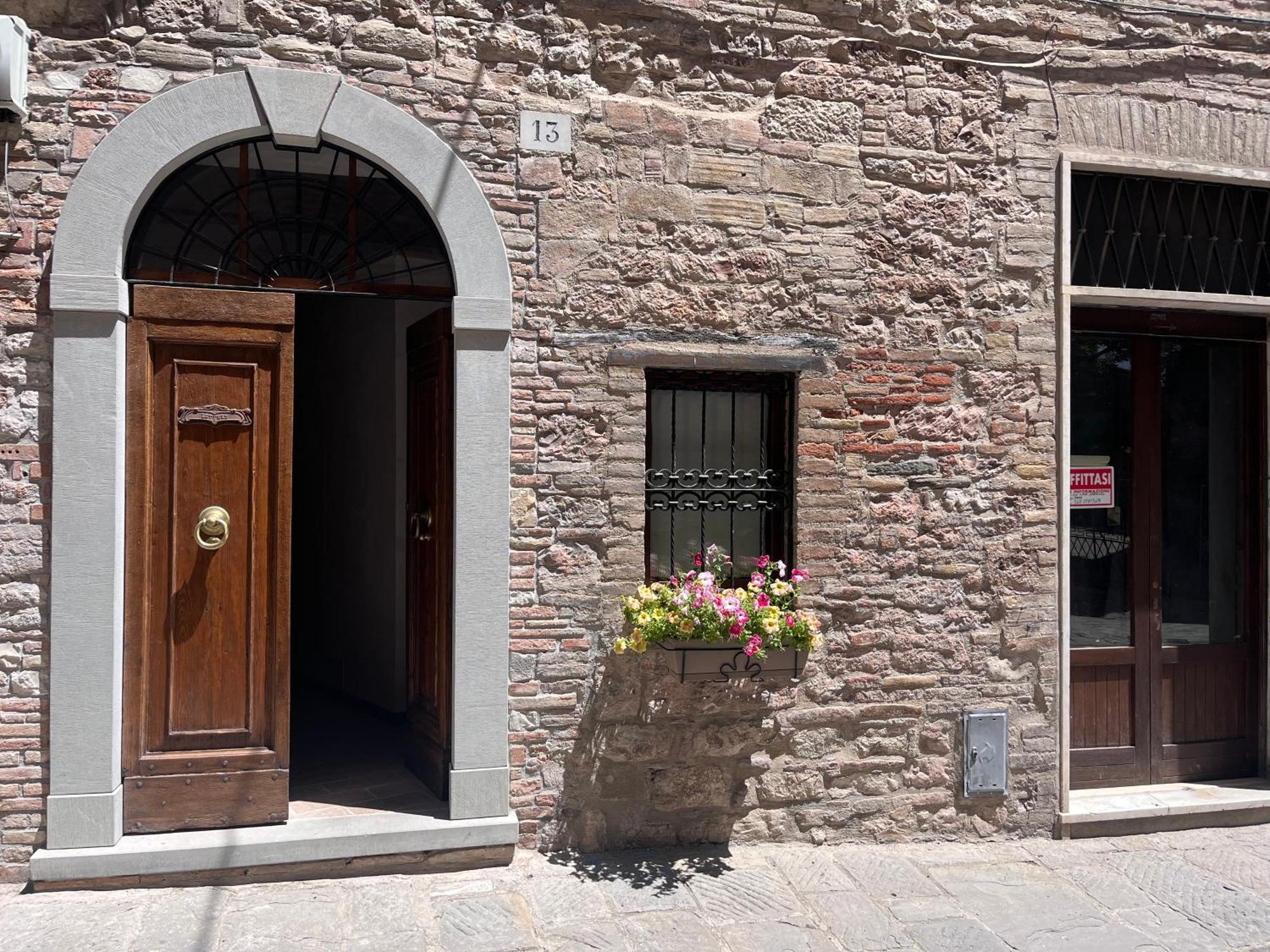 L'Inferno Di Dante Bed and Breakfast Gubbio Buitenkant foto